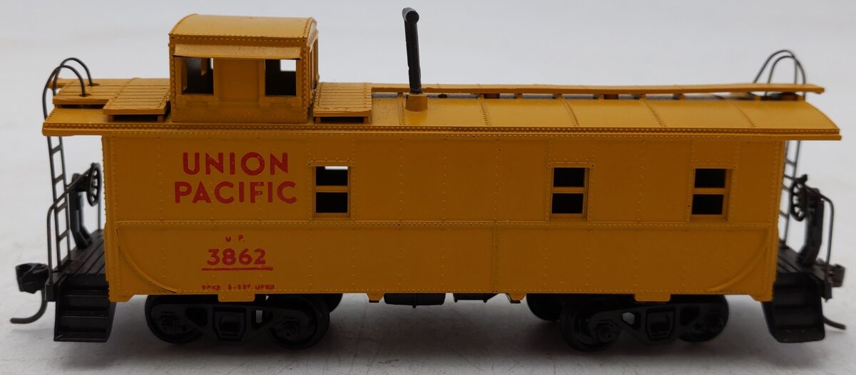 Athearn 1252 HO Scale Union Pacific Caboose Kit - Assembled VG/Box