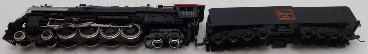 Bachmann 664 HO Burlington Northern 4-8-4 Locomotive w/Realistic Smoke #5601 VG/Box