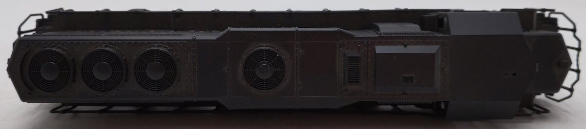 Atlas HO Scale Undercoated Diesel Locomotive VG