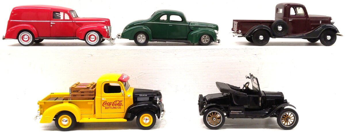 Assorted 1:24 Scale Vehicle Trucks [5] EX