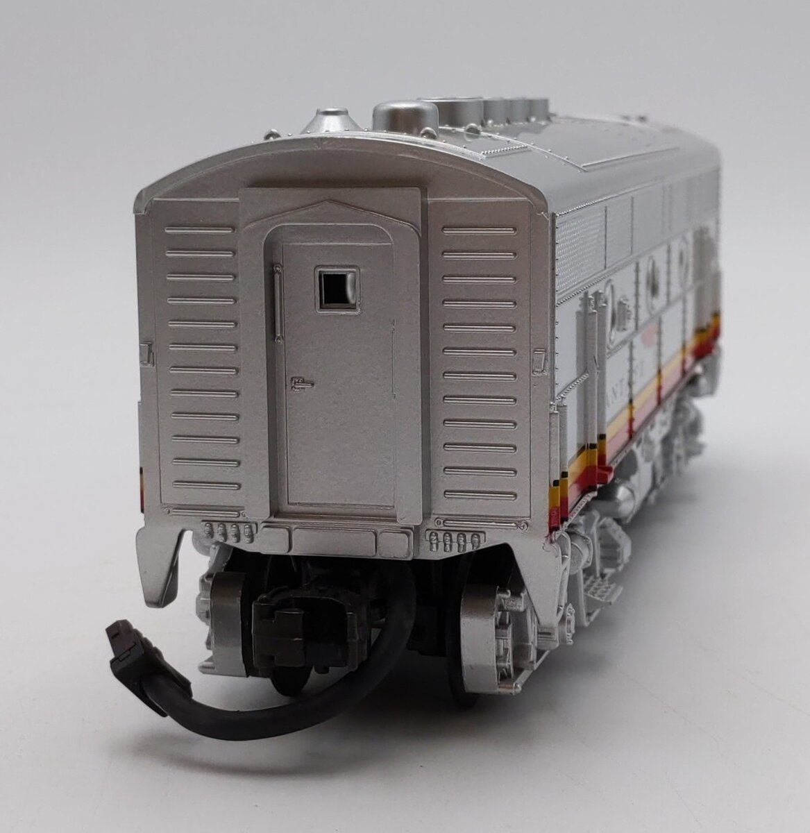 MTH 30-2133 O Gauge Santa Fe F3 B-Unit Non-Powered Diesel Engine NIB