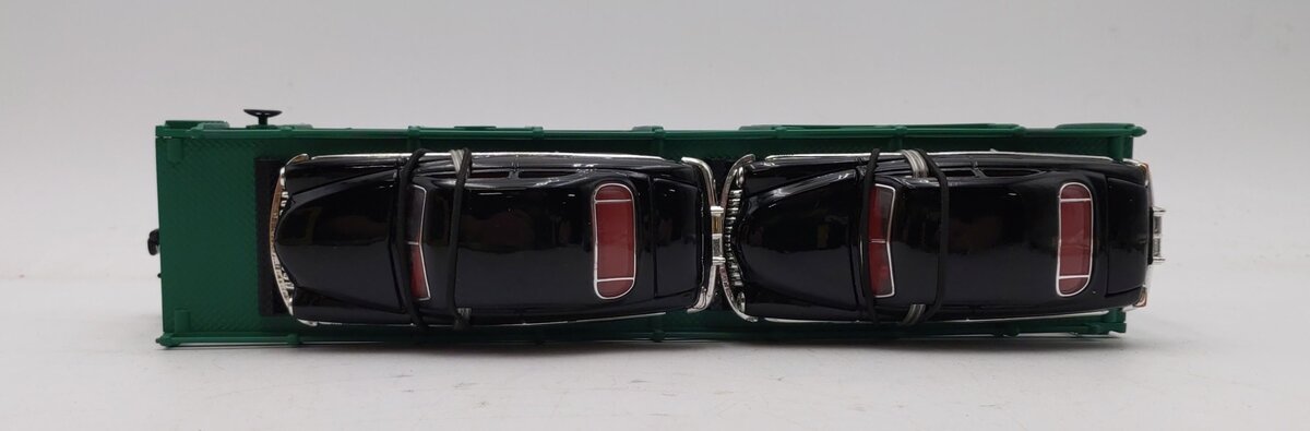 MTH 30-7682 O Gauge New York Central Auto Carrier #325 with 4 Ertl 1949 Mercurys NIB