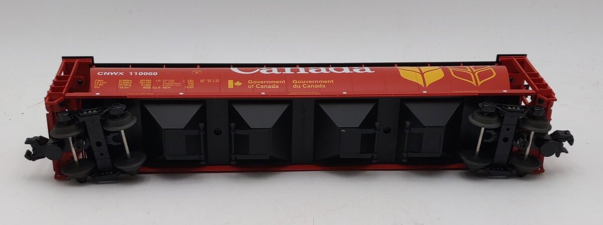 MTH 20-97400 O Gauge Canada 4-Bay Cylindrical Grain Hopper #110060 NIB