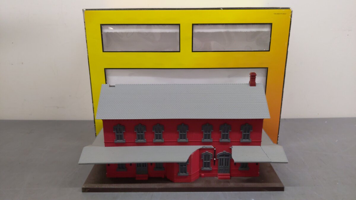 MTH 30-9014 Red Stone Passenger Station (No Platforms) VG/Box