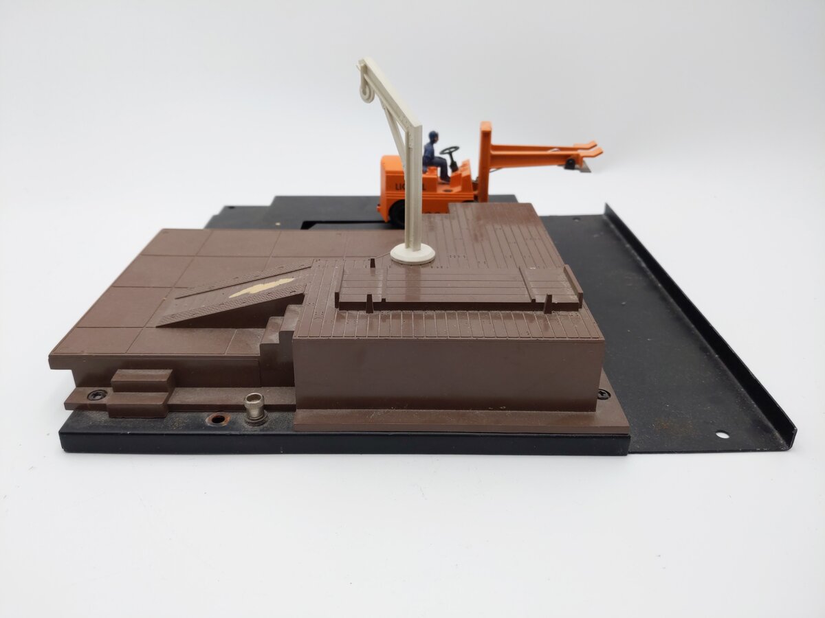 Lionel 264 Vintage O Operating Forklift Platform without Flatcar