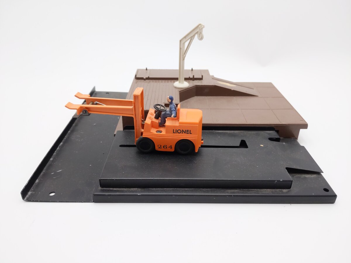 Lionel 264 Vintage O Operating Forklift Platform without Flatcar