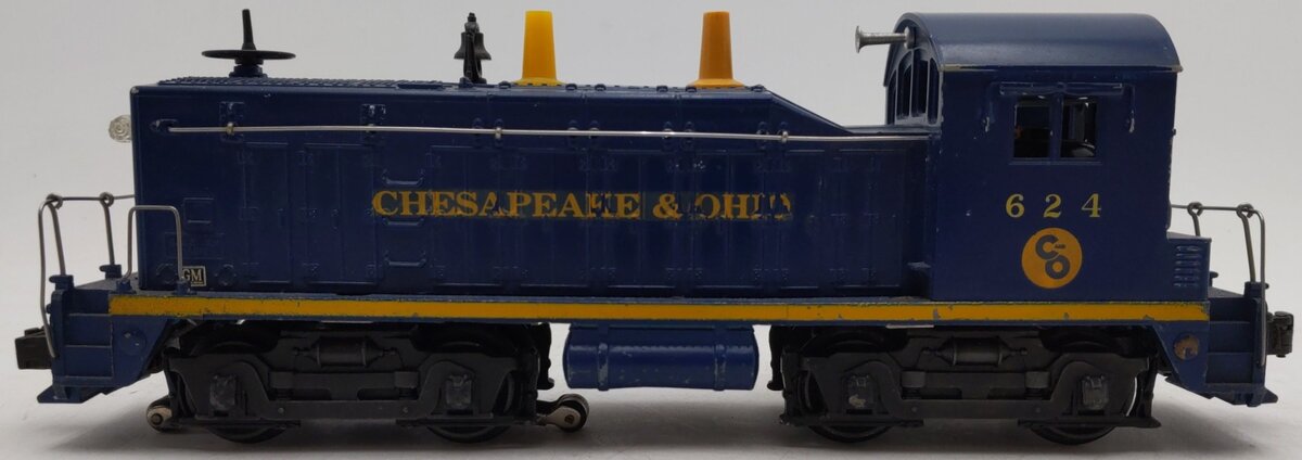 Lionel 624 Vintage O Chesapeake & Ohio NW-2 Powered Diesel Locomotive VG