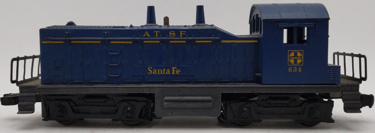 Lionel 634 Vintage O Santa Fe NW-2 Diesel Switcher Locomotive w/o Weight VG