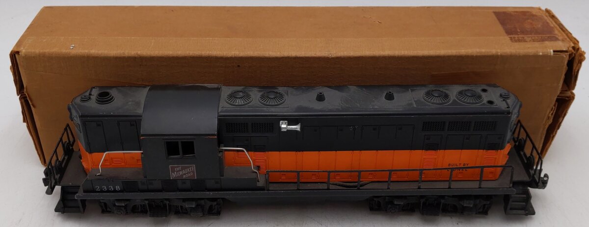 Lionel 2338 Vintage O Gauge Milwaukee Road Powered GP-7 Diesel Locomotive VG/Box