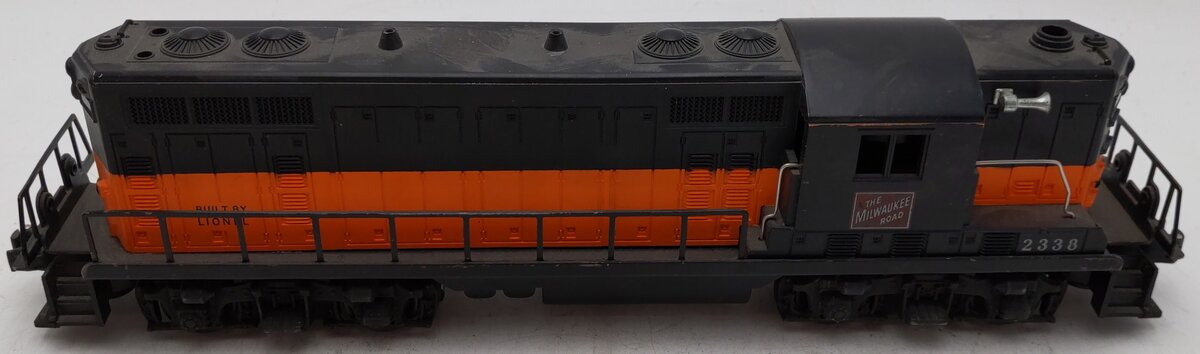 Lionel 2338 Vintage O Gauge Milwaukee Road Powered GP-7 Diesel Locomotive VG/Box