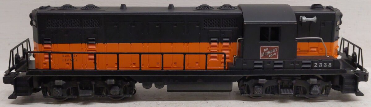 Lionel 2338 Vintage O Gauge Milwaukee Road Powered GP-7 Diesel Locomotive VG/Box