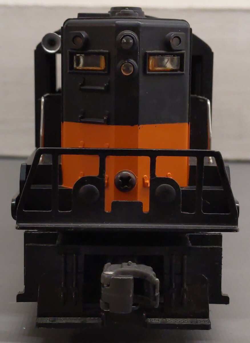 Lionel 2338 Vintage O Gauge Milwaukee Road Powered GP-7 Diesel Locomotive VG/Box