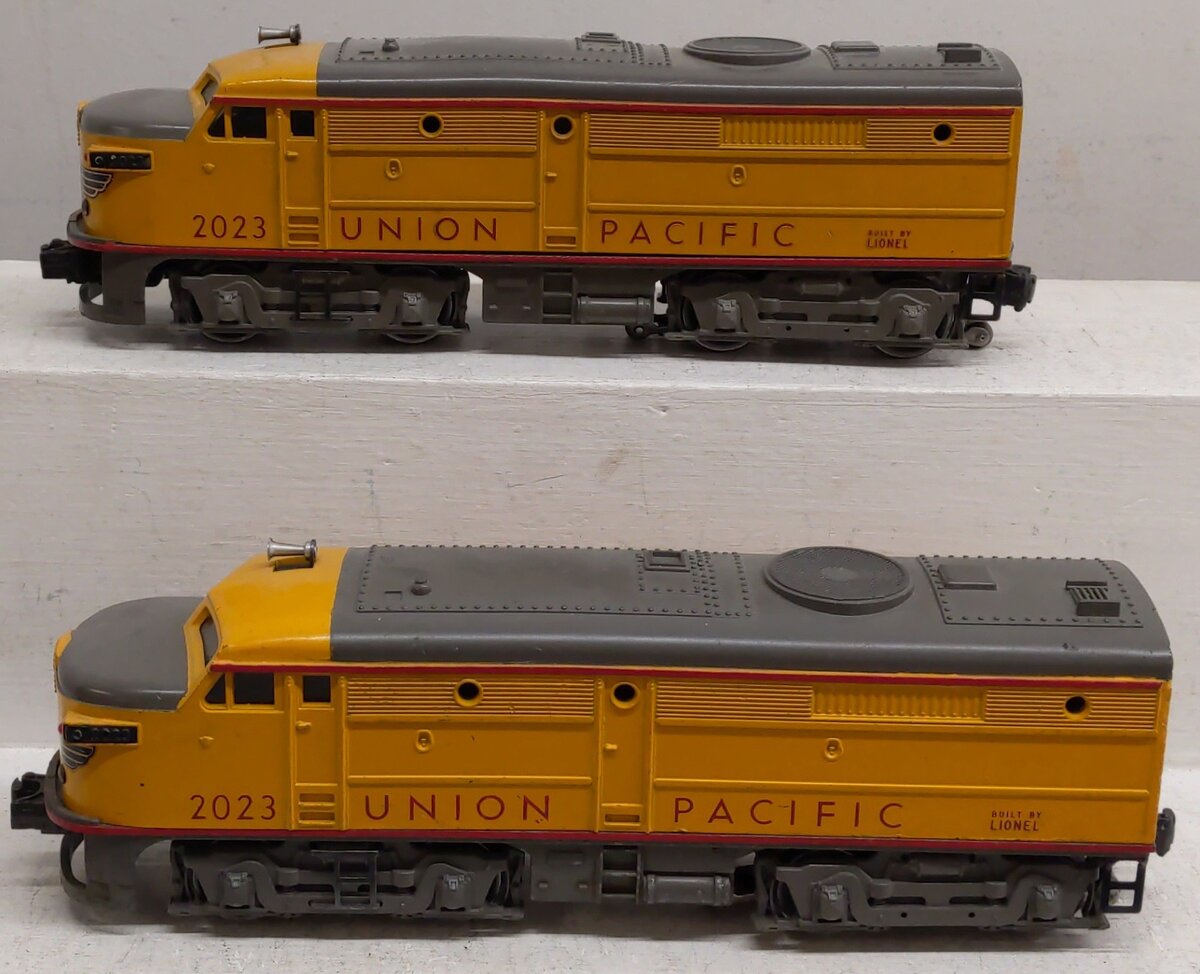 Lionel 2023 Vintage O Union Pacific Alco AA Diesel Locomotive Set VG/Box