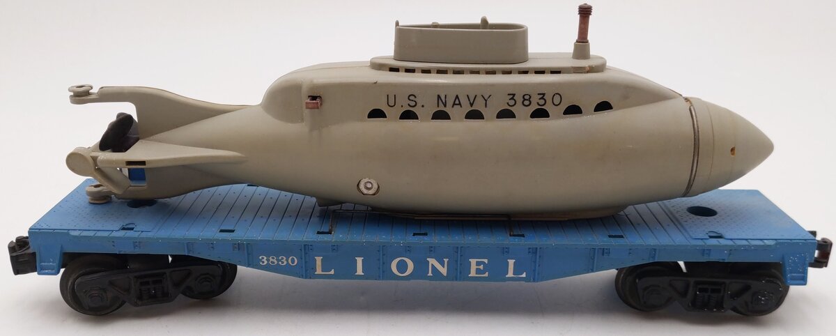 Lionel 3830 Vintage O Flatcar with Operating U.S. Navy Submarine VG