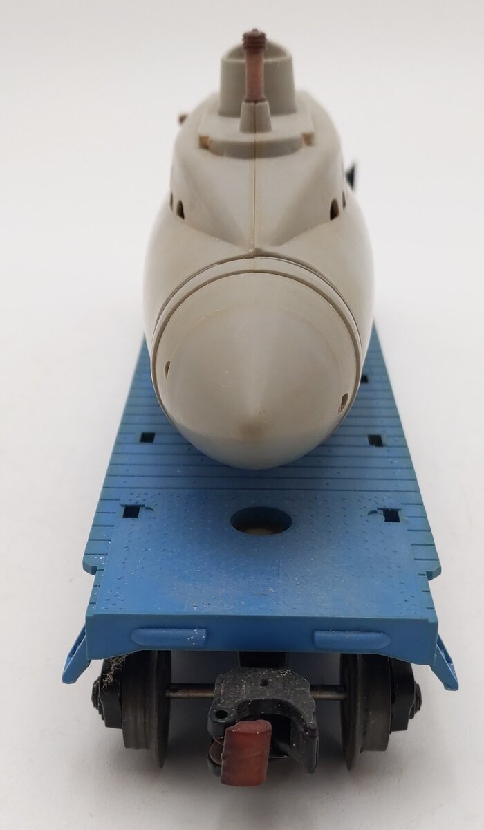 Lionel 3830 Vintage O Flatcar with Operating U.S. Navy Submarine VG