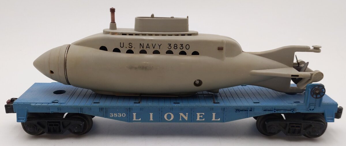 Lionel 3830 Vintage O Flatcar with Operating U.S. Navy Submarine VG