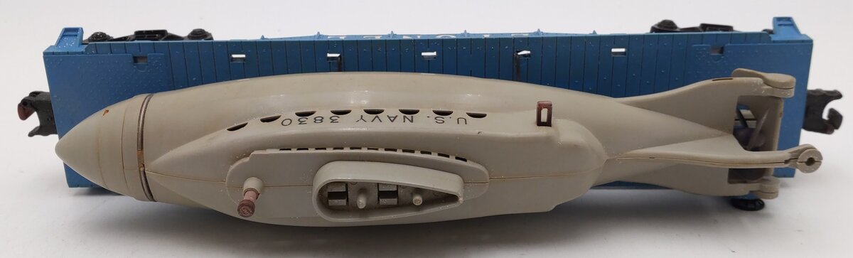 Lionel 3830 Vintage O Flatcar with Operating U.S. Navy Submarine VG