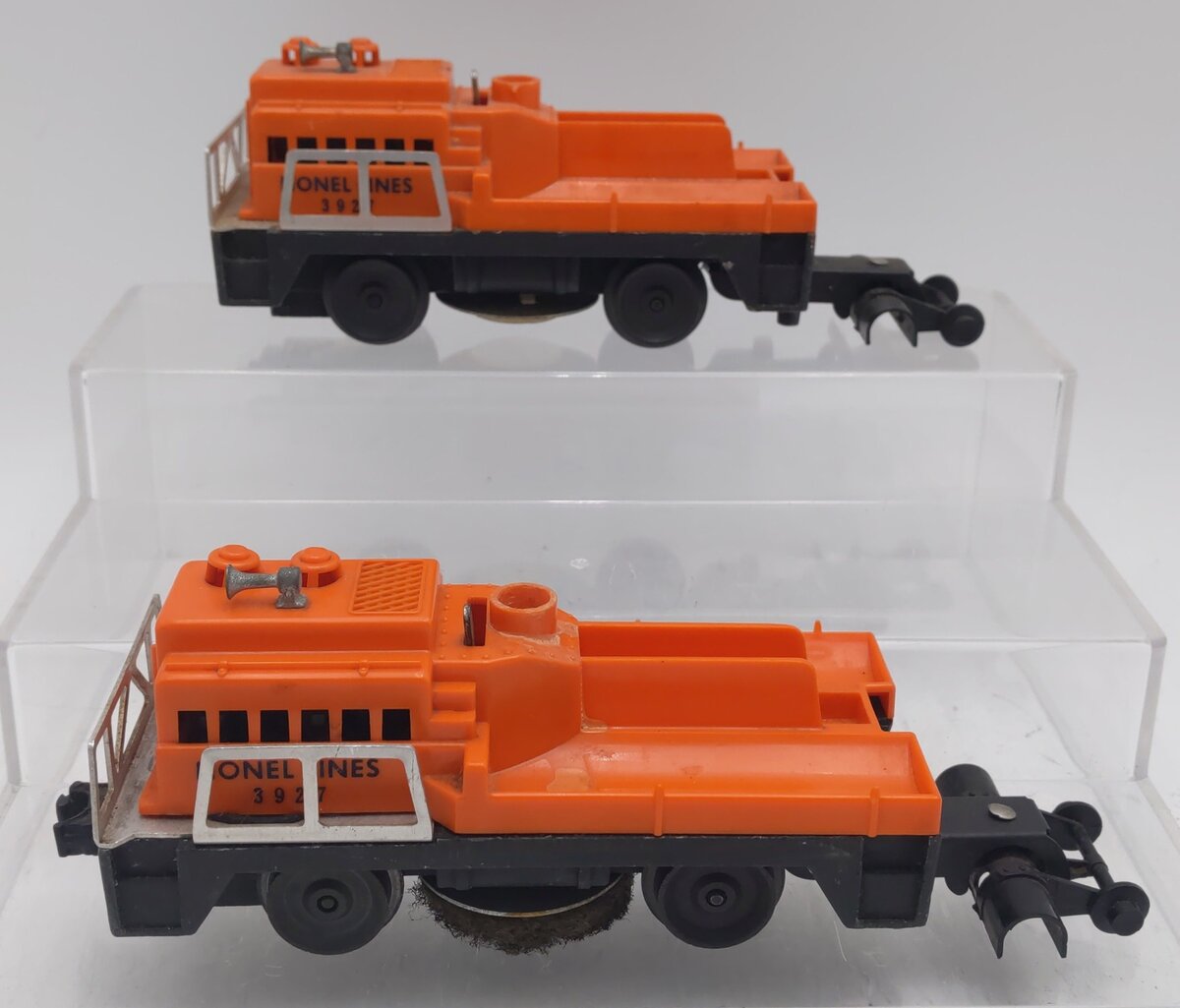 Lionel 3927 O Vintage Postwar Motorized Track Cleaner Car #3927 (Set of 2) VG