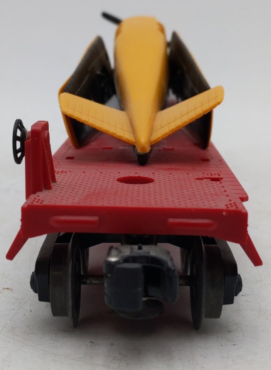 Lionel 6800 Vintage O Flatcar with Yellow over Black Airplane VG
