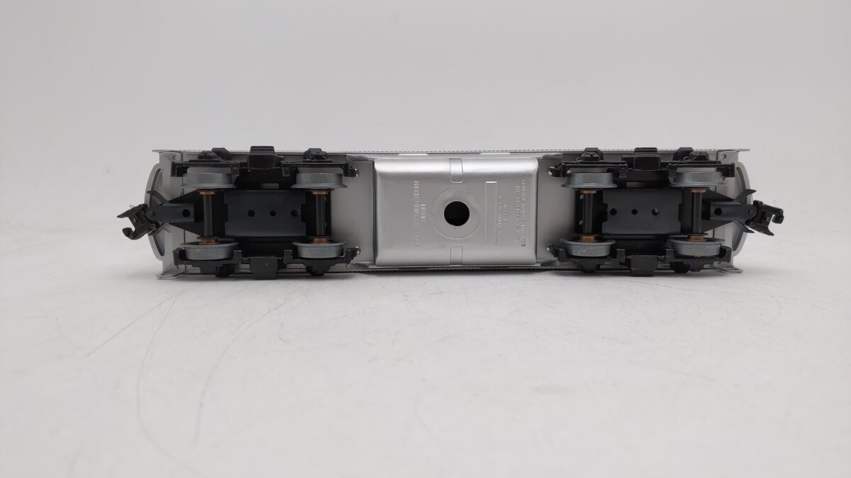 Lionel 6-8062 O Burlington F-3 B-Unit Chrome Non-Powered Diesel Locomotive #8062 EX/Box