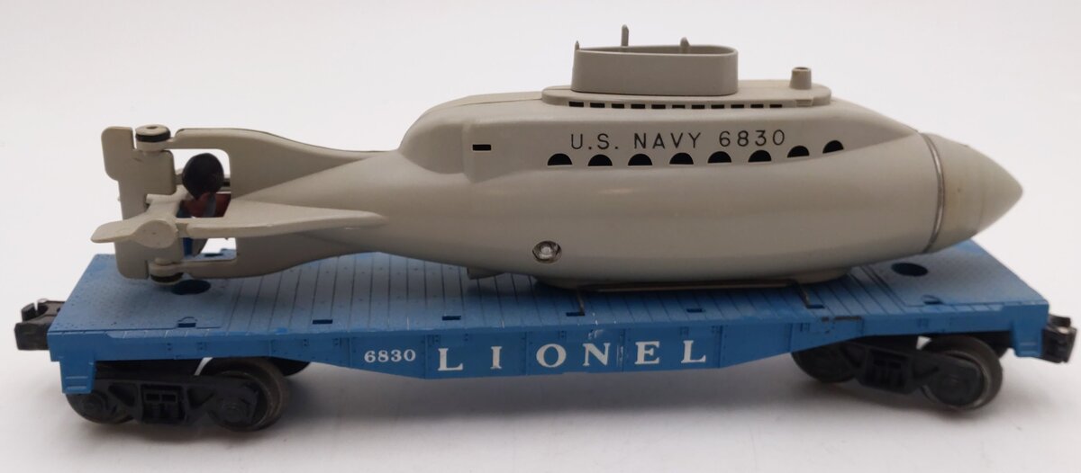 Lionel 6830 Vintage O Flatcar w/ Non Operating Submarine VG