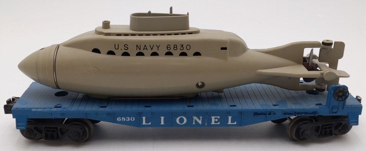 Lionel 6830 Vintage O Flatcar w/ Non Operating Submarine VG