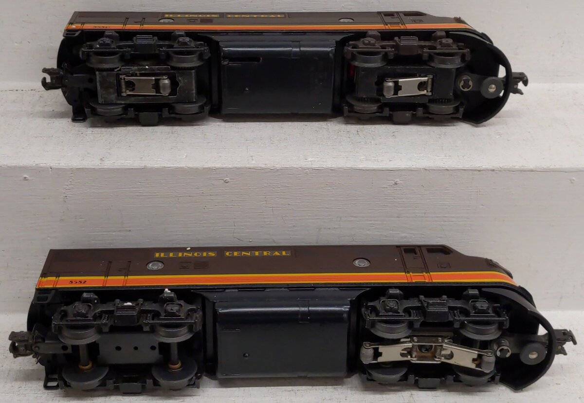 Lionel 6-8580 O Gauge Illinois Central F3 AA Diesel Locomotive Set EX/Box