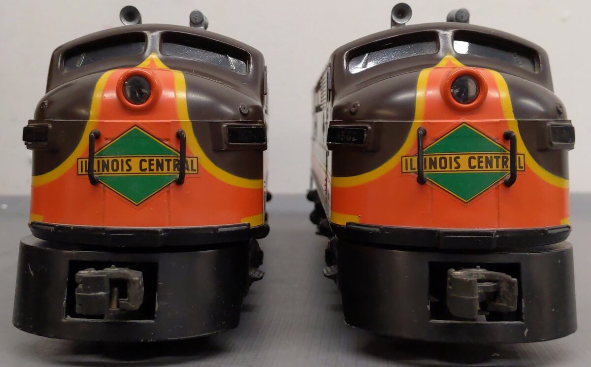 Lionel 6-8580 O Gauge Illinois Central F3 AA Diesel Locomotive Set EX/Box