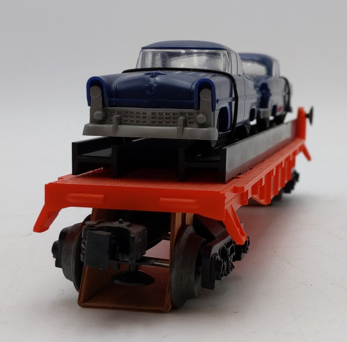 Lionel 6-16933 O Gauge Lionel Lines Flatcar with 2 Blue Automobiles LN/Box