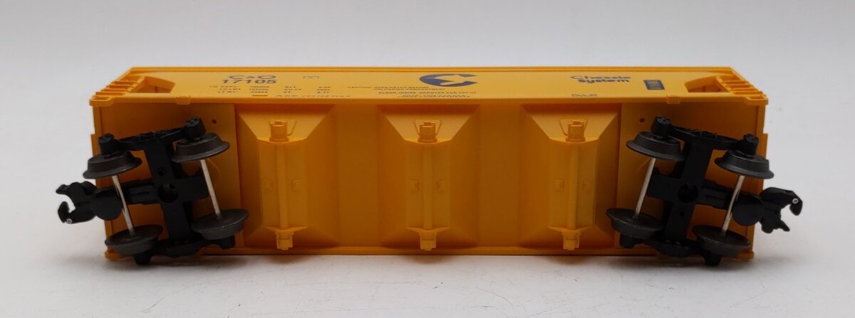 Lionel 6-17105 O Gauge Chesapeake & Ohio ACF 3-Bay Covered Hopper LN/Box