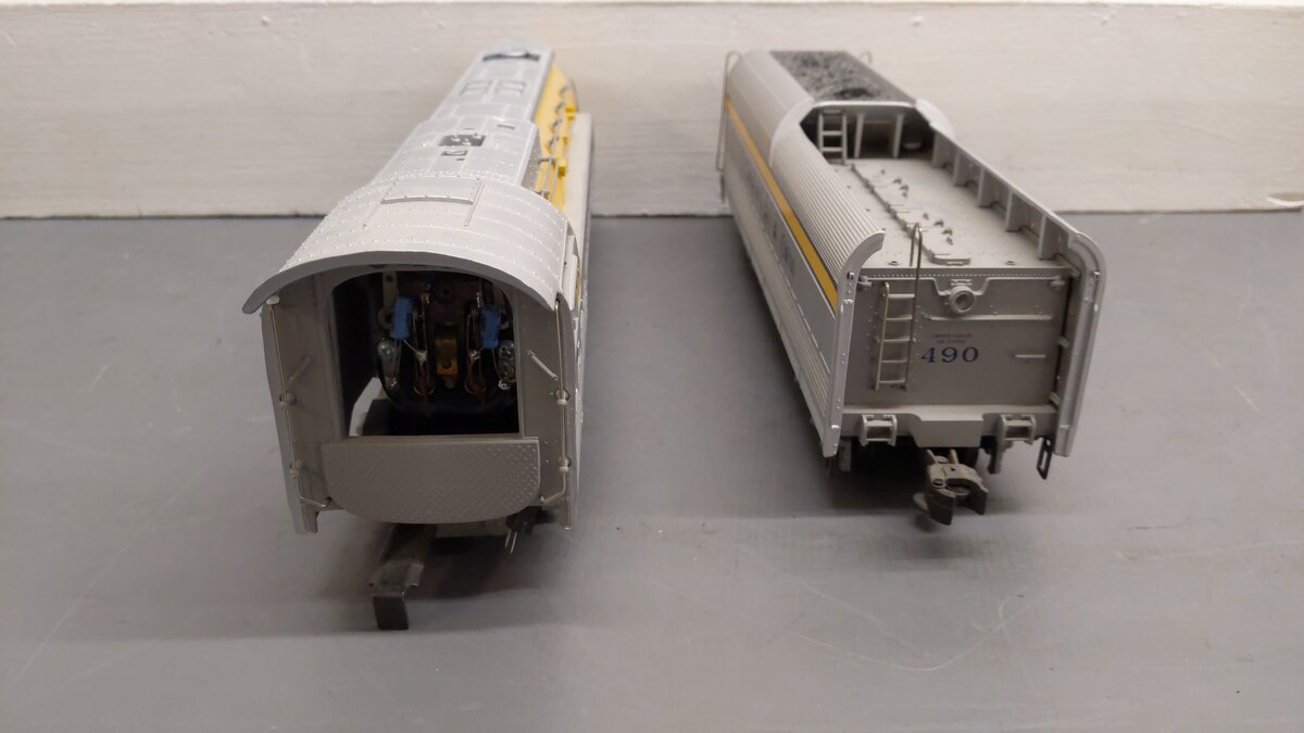 Lionel 6-18043 O Chesapeake & Ohio Streamlined Hudson & Tender #490 with RSII EX/Box