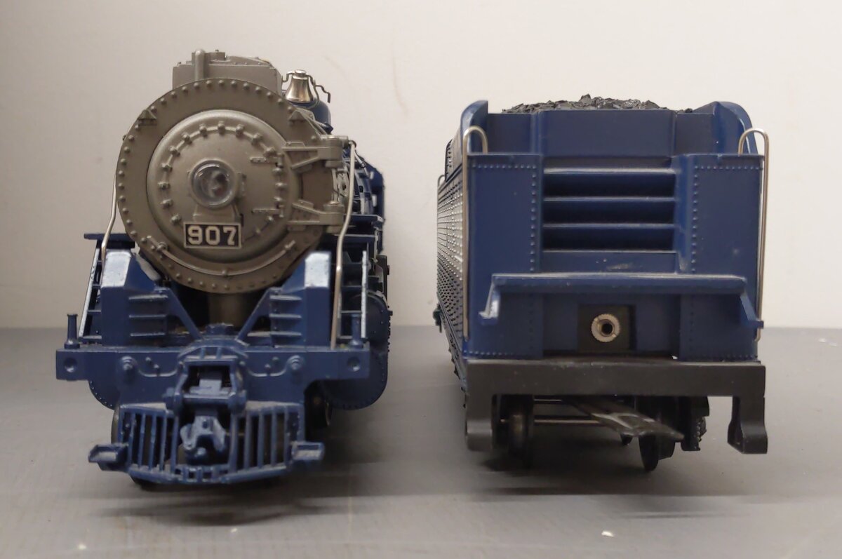 Lionel 6-18025 O Gauge T&P 4-8-2 Steam Engine & Tender w/RS #907 & Display Case EX/Box