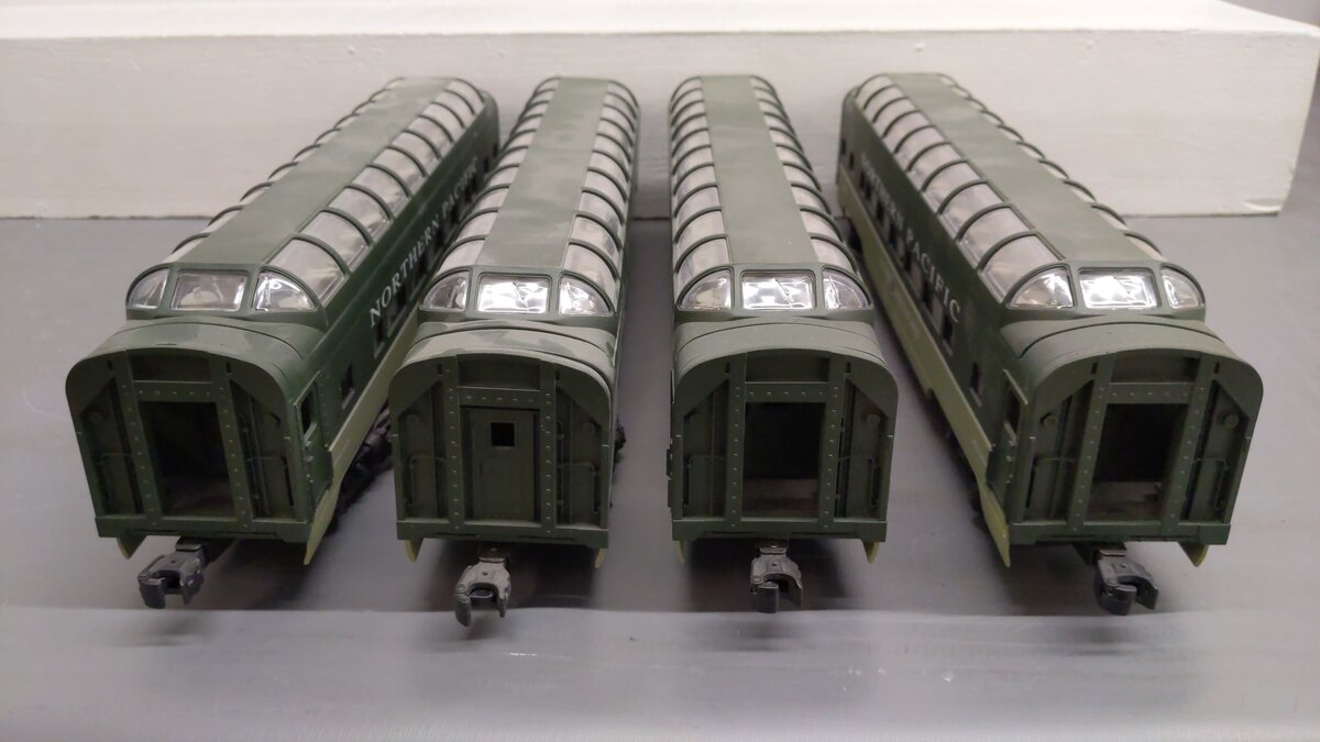 Lionel 6-19166 O Northern Pacific Aluminum Full Vista Dome 4-Car Passenger Set EX/Box