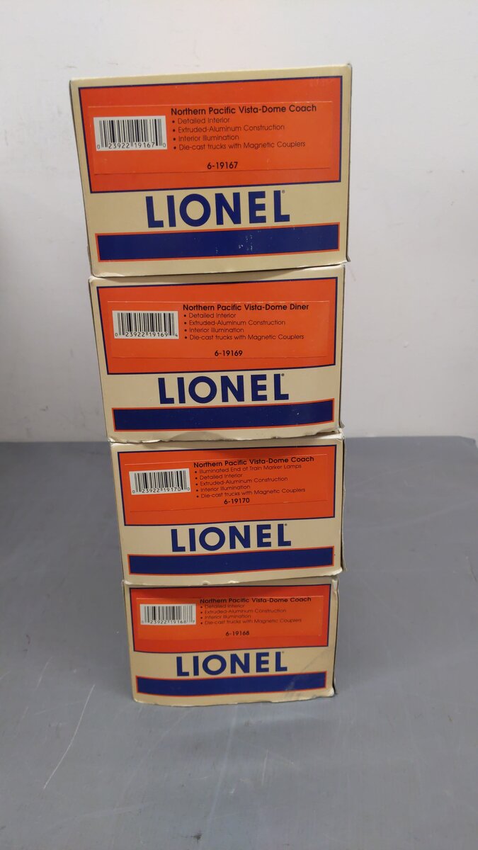Lionel 6-19166 O Northern Pacific Aluminum Full Vista Dome 4-Car Passenger Set EX/Box