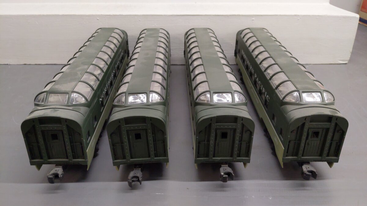 Lionel 6-19166 O Northern Pacific Aluminum Full Vista Dome 4-Car Passenger Set EX/Box