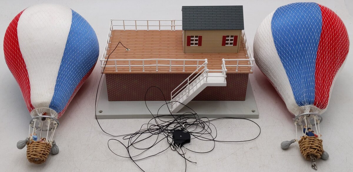 Lionel 6-24177 O Gauge Hot Air Balloon Ride EX/Box