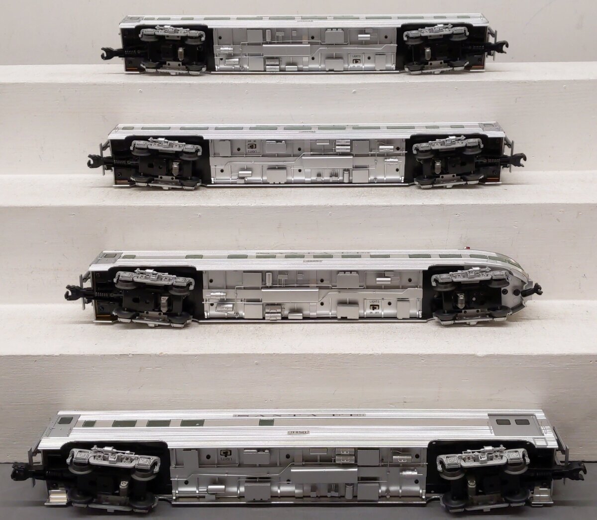 Lionel 6-29144 O Gauge Santa Fe 4-Car Aluminum Passenger Set VG/Box