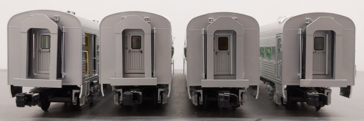 Lionel 6-29144 O Gauge Santa Fe 4-Car Aluminum Passenger Set VG/Box