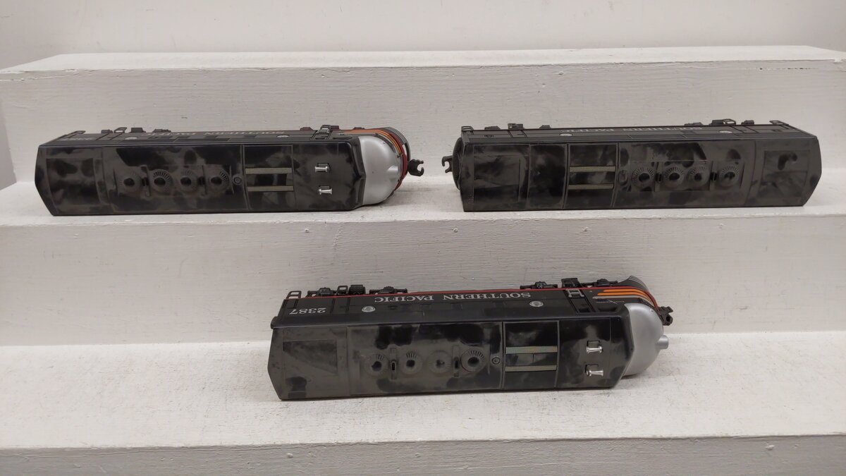 Lionel 6-38197 O Gauge Southern Pacific F-3 ABA Diesel Locomotive Set #2387 EX/Box