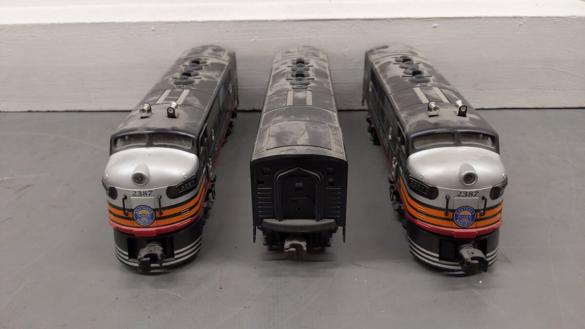 Lionel 6-38197 O Gauge Southern Pacific F-3 ABA Diesel Locomotive Set #2387 EX/Box