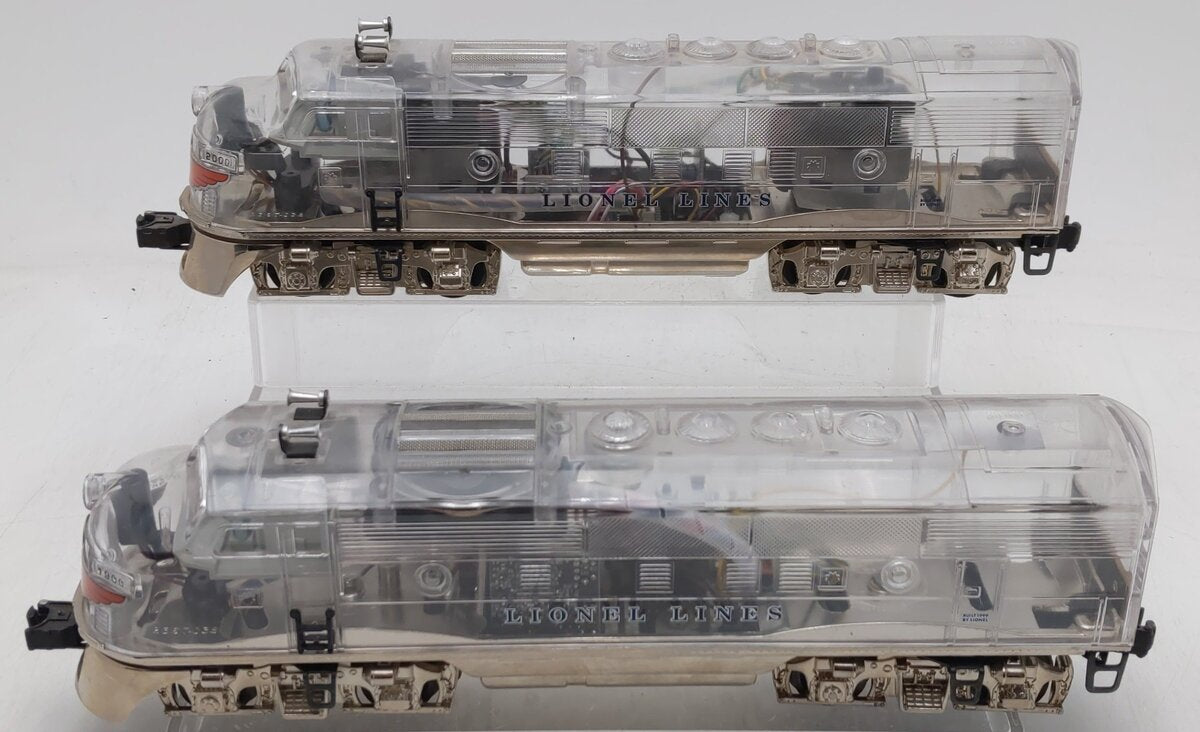 Lionel 6-38150 O Gauge Platinum Ghost F3 AA Diesel Locomotive Set #1900 & #2000 VG