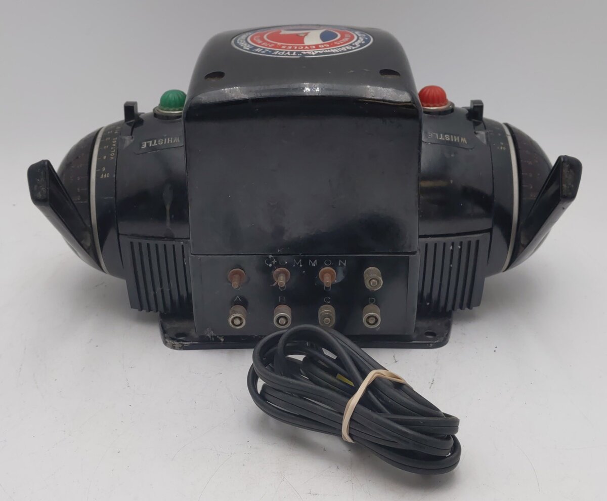 Lionel ZW Vintage O Gauge Trainmaster 275 Watt Transformer with Whistle