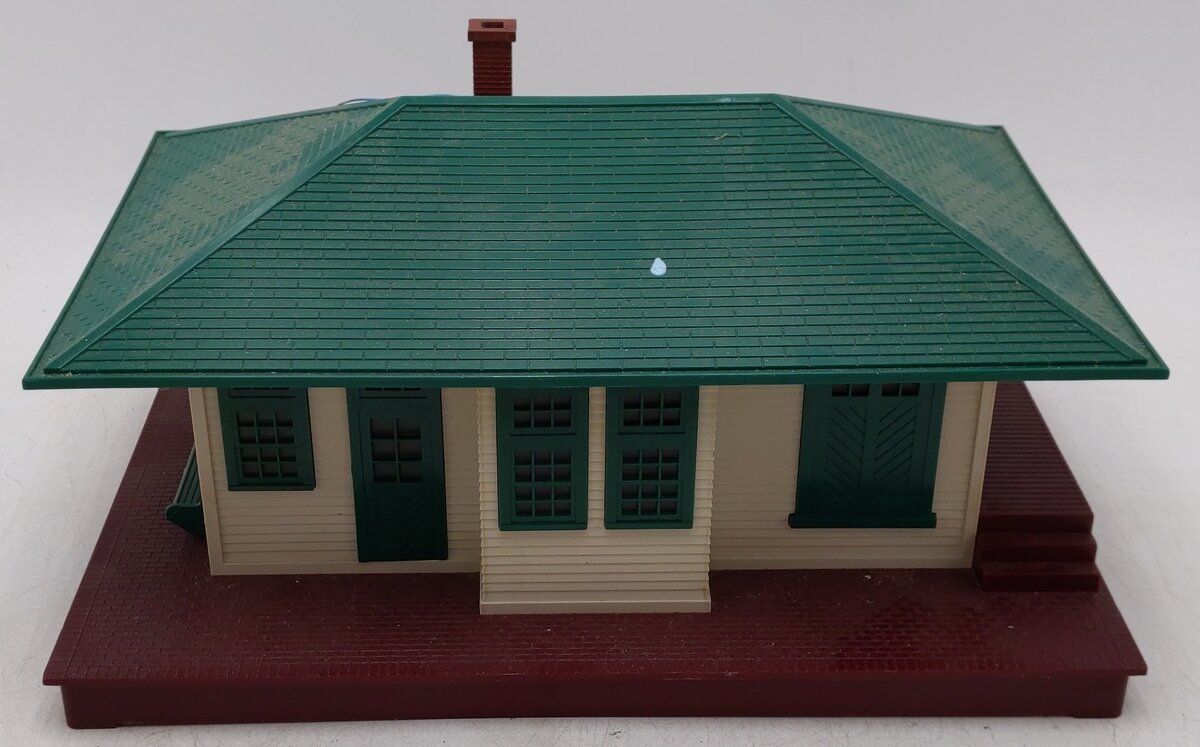 Lionel 6-2133 O Illuminated Freight Station VG/Box