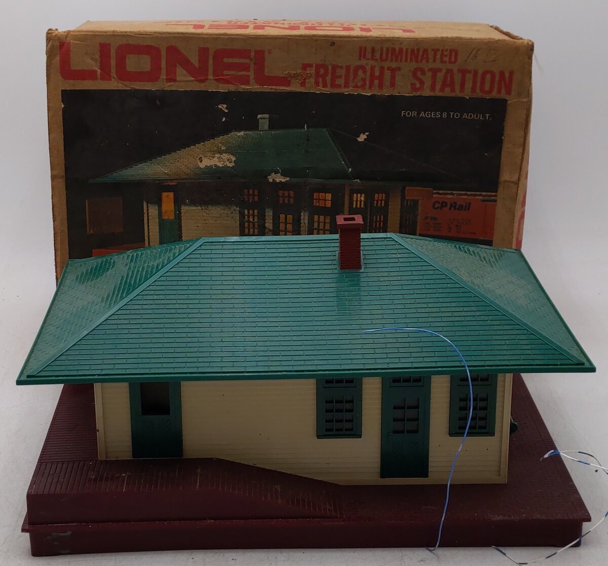 Lionel 6-2133 O Illuminated Freight Station VG/Box
