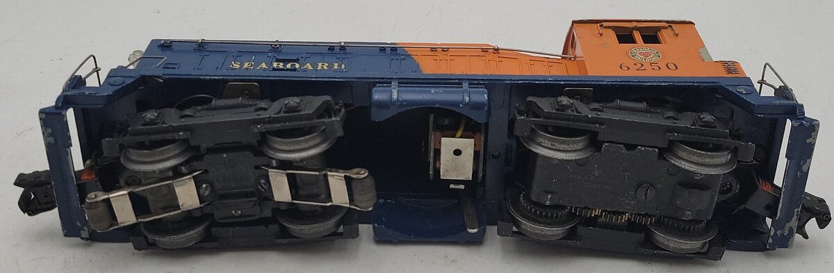 Lionel 6250 Vintage O Seaboard NW-2 Powered Diesel Locomotive
