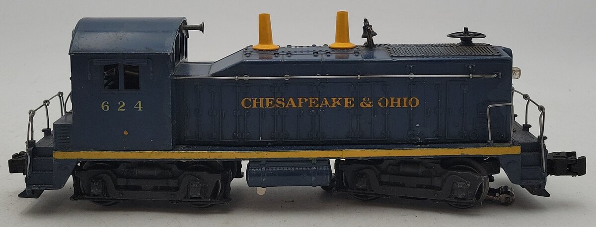 Lionel 624 Vintage O Chesapeake & Ohio NW-2 Powered Diesel Locomotive VG