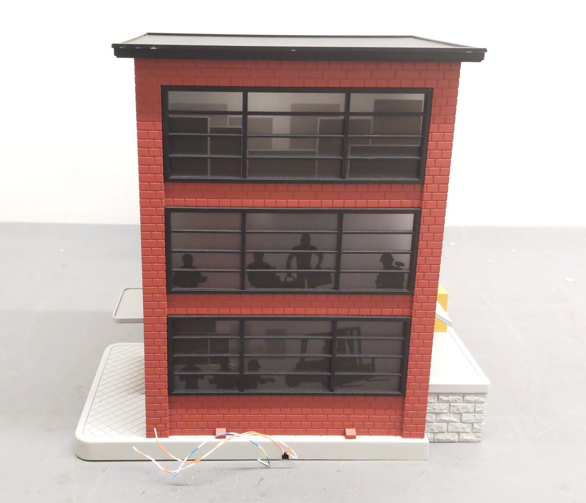 MTH 30-9110 O Gauge Operating Transfer Dock EX