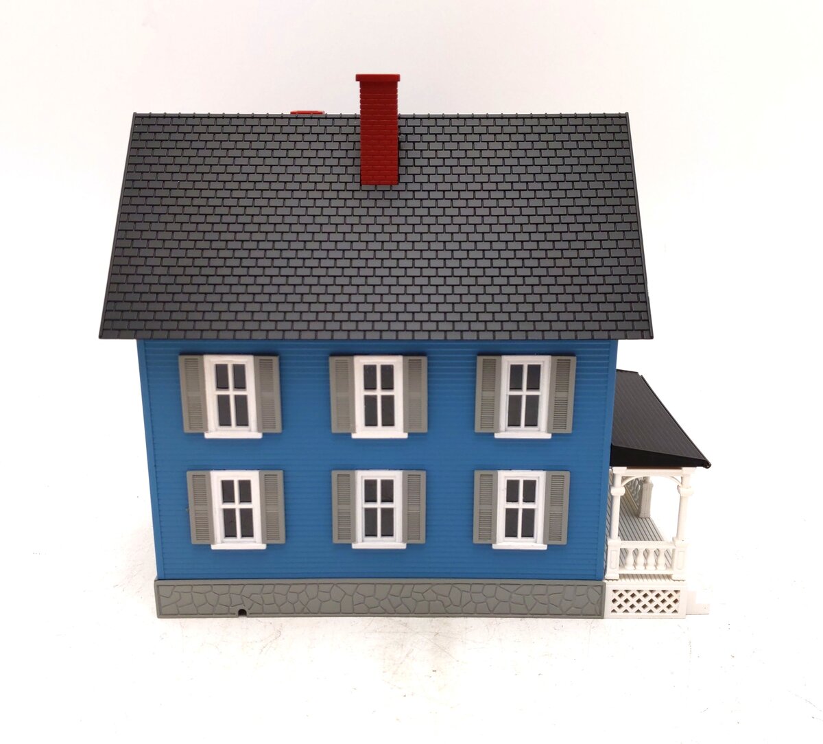 MTH 30-9046 O Gauge Assembled Farm House Blue W/Gray Shutters EX