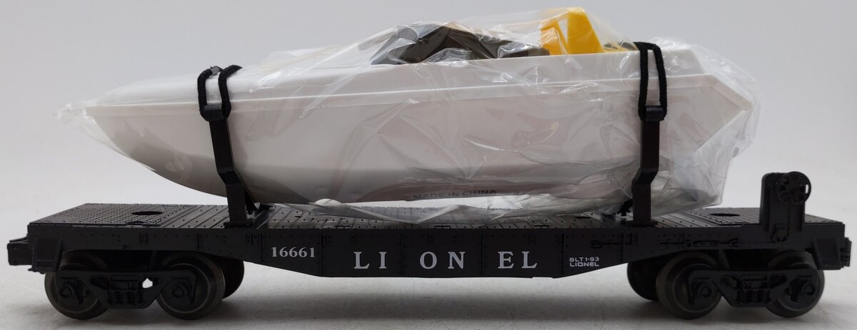 Lionel 6-16661 O Gauge Lionel Flatcar with Motorized Boat EX/Box
