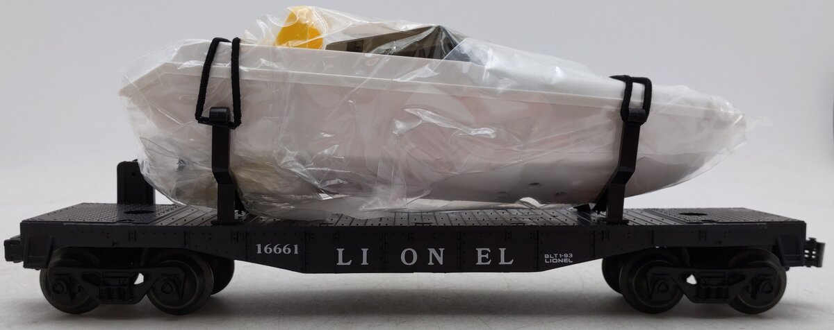 Lionel 6-16661 O Gauge Lionel Flatcar with Motorized Boat EX/Box